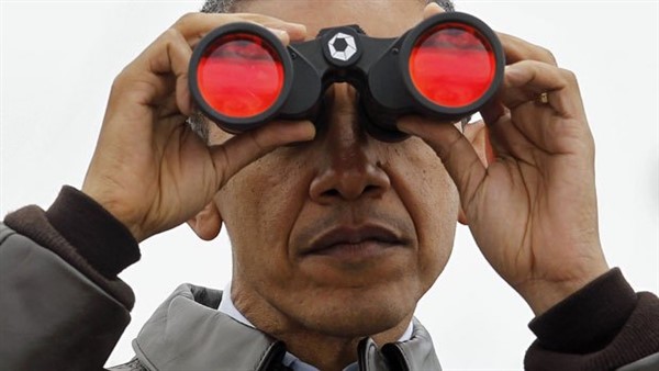 Obama spied with binoculars